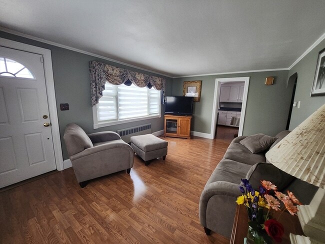 Building Photo - 10 Violet Rd