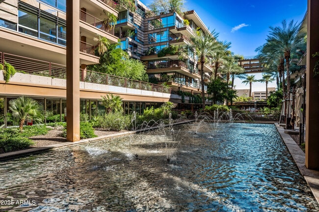 Building Photo - 7167 E Rancho Vista Dr