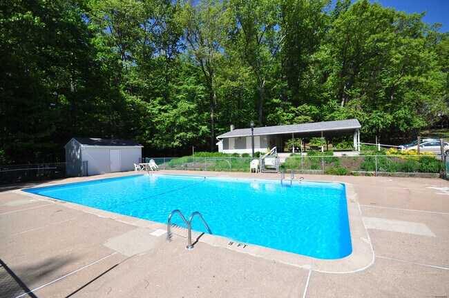 Building Photo - 305 Timber Ln