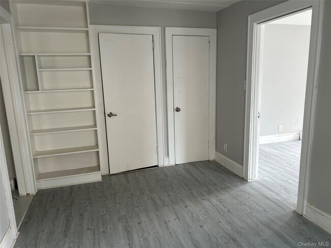 Building Photo - 404-452 NY-52