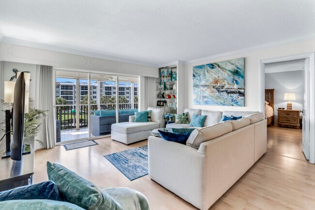 Building Photo - 2871 N Ocean Blvd