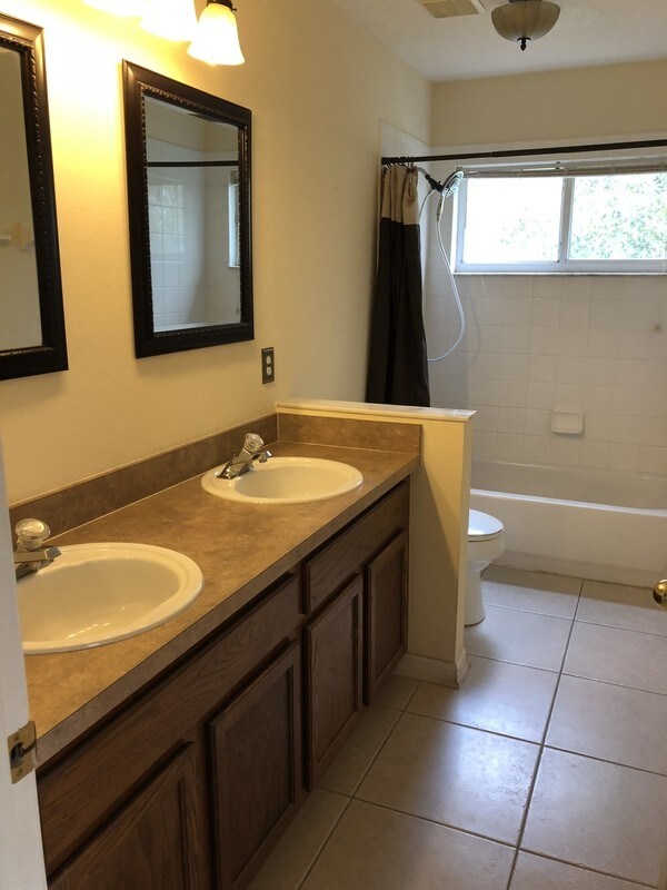 Building Photo - 10522 Angler Ct