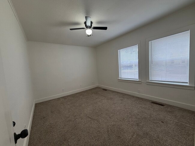 Building Photo - 715 Asp Ave