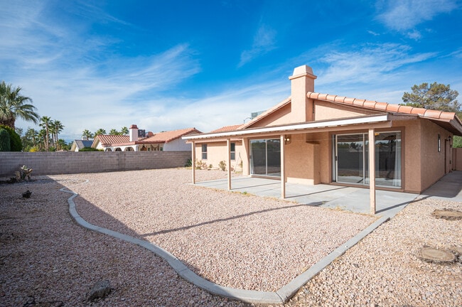 Building Photo - 2247 Heavenly View Dr