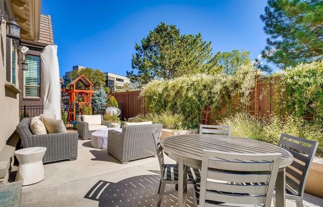 Building Photo - Executive & Modern 5BR/4BA Luxury Home. MO...