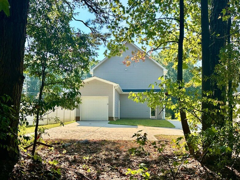 Building Photo - 248 Mills Ave