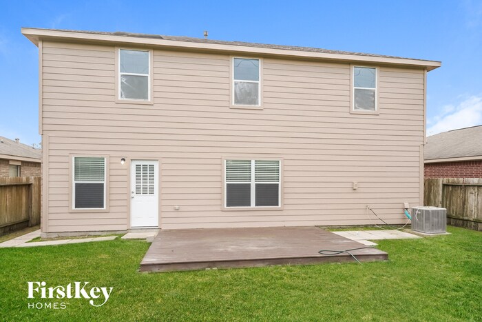 Building Photo - 2027 Golden Topaz Dr