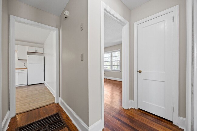 Building Photo - Duplex