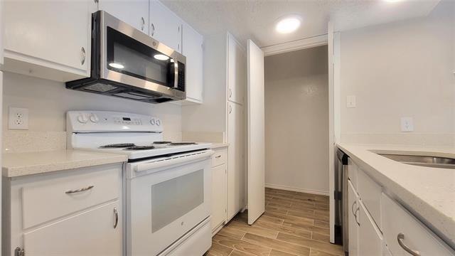 Building Photo - 4615 Country Creek Dr