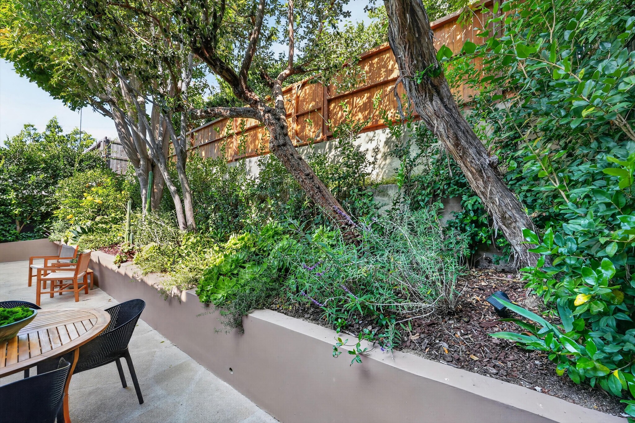 Building Photo - 1515 Rendall Pl