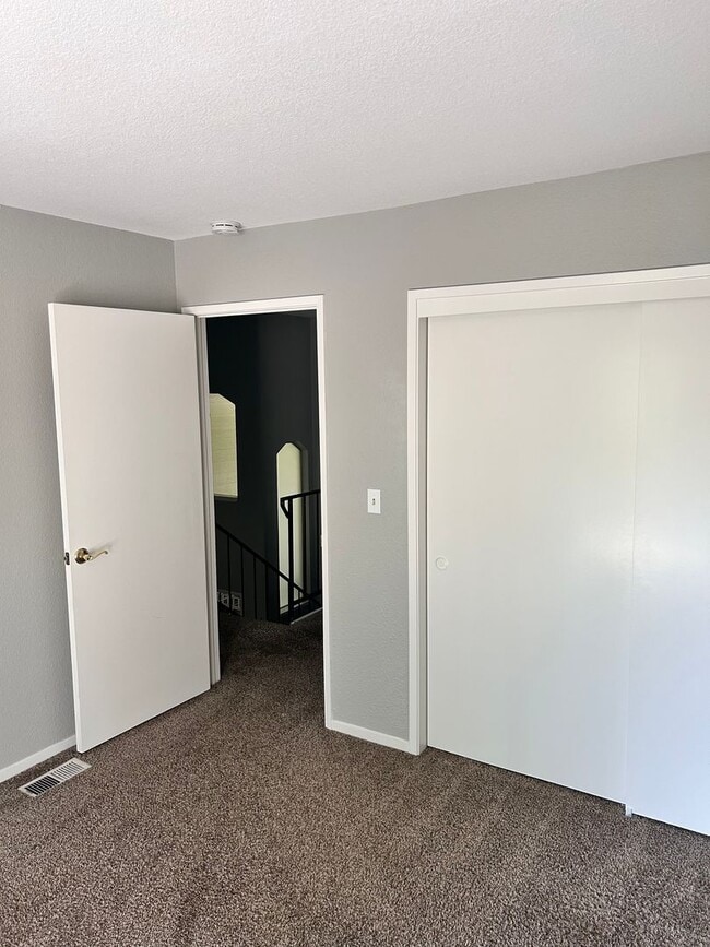 Building Photo - 3 Bedroom/3 Bath Tiffany Estates Ripon Ca