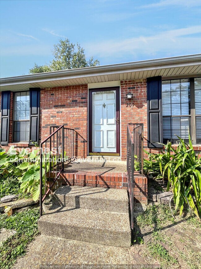 Primary Photo - 209 Panamint Dr