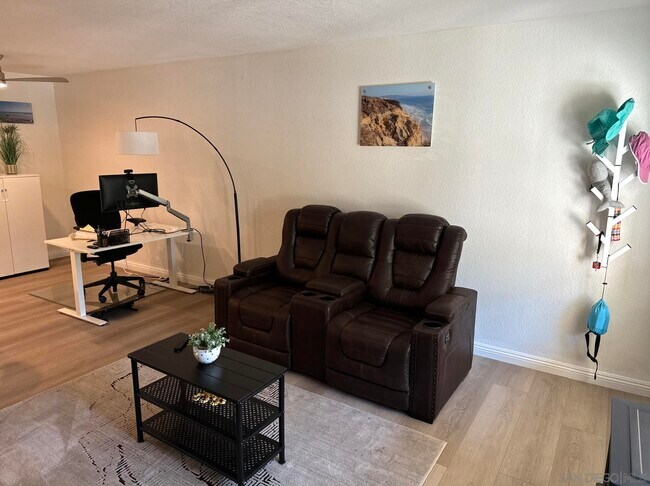 Building Photo - 3877 Pell Pl