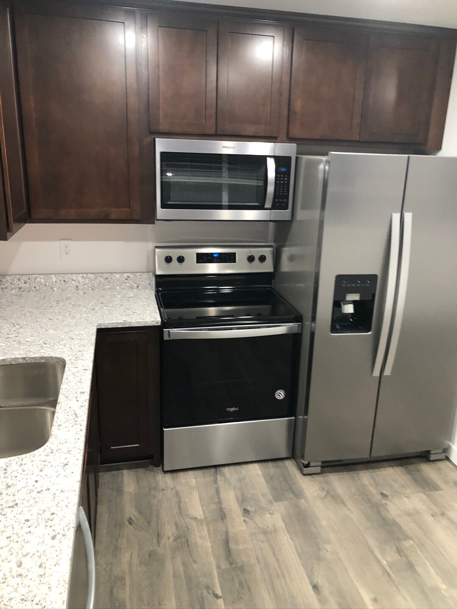 Building Photo - 7411 S Park Ave