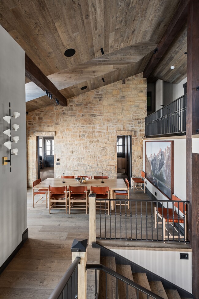 Building Photo - 379 Divide Dr