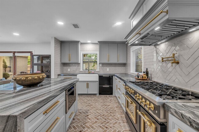 Building Photo - 801 N 3rd St