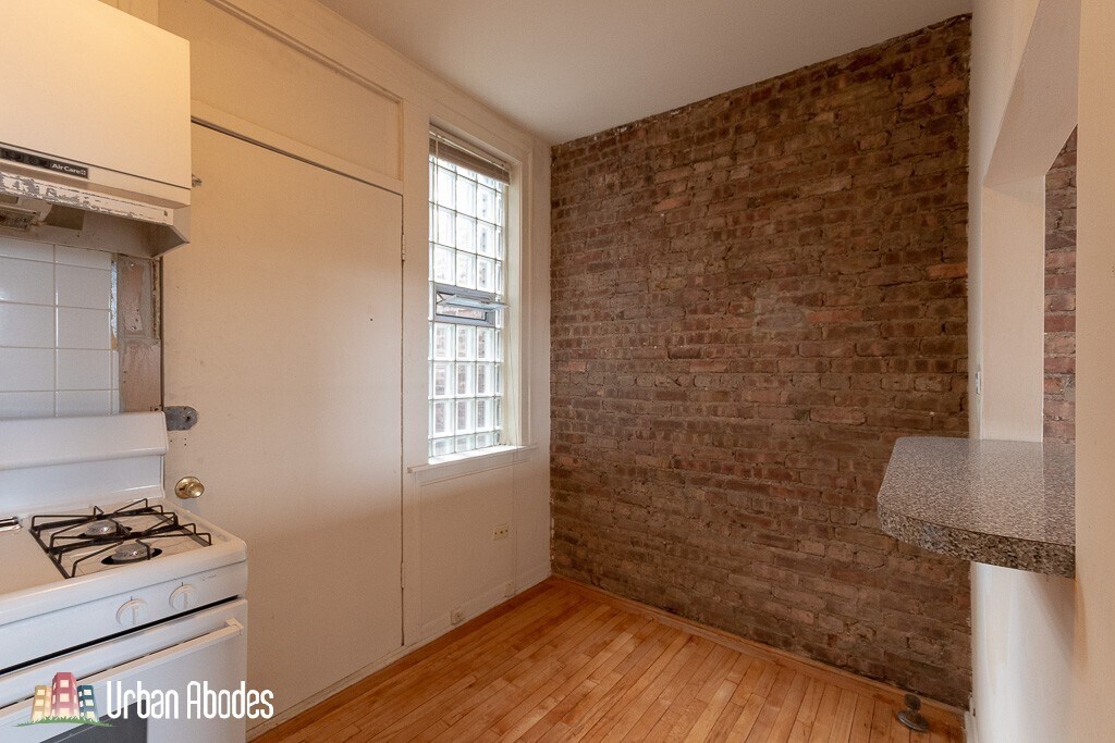 Building Photo - 4224 N Paulina St