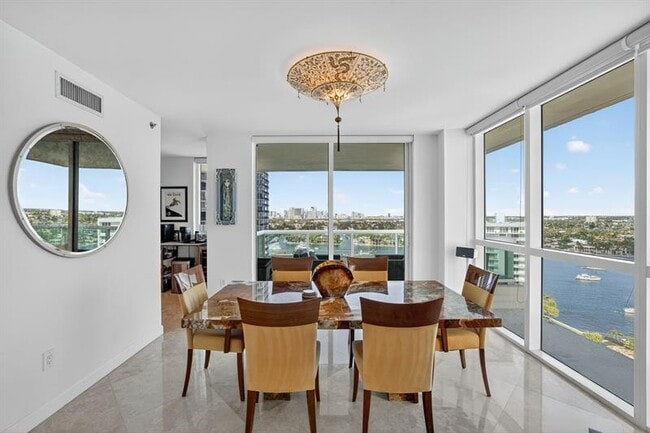 Building Photo - 101 S Fort Lauderdale Beach Blvd