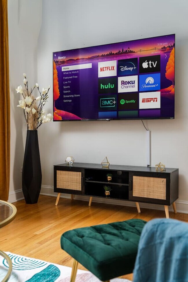 Building Photo - 2724 W Division St