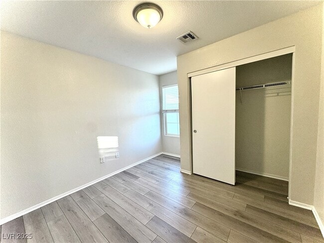 Building Photo - 7279 Twin Maples Ct