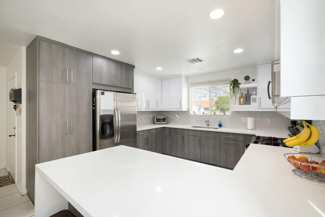 Building Photo - 51905 Avenida Velasco