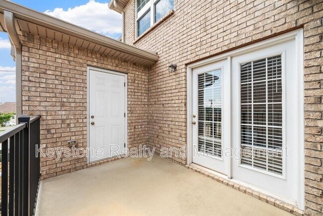 Building Photo - 301 Landrum Pl