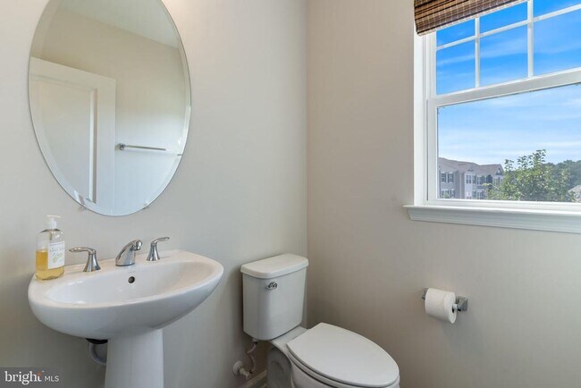Building Photo - 44042 Eucalyptus Way