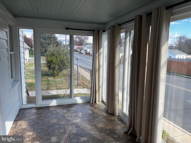 Building Photo - 770 S Lincoln St