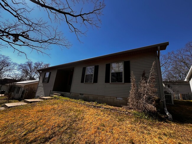 Building Photo - 3/2 in Sherwood