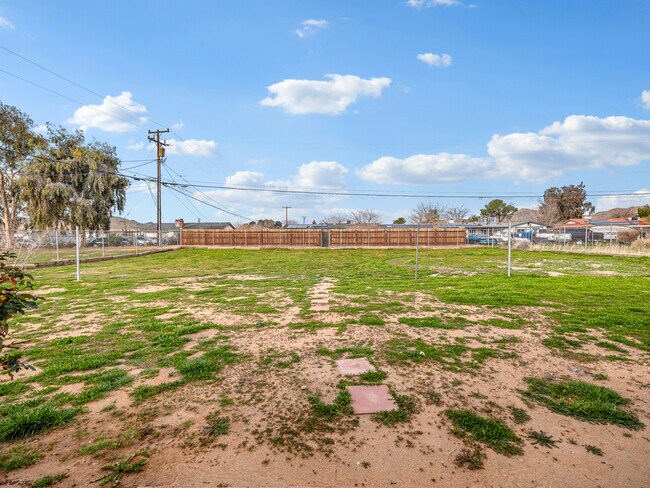 Building Photo - 15394 Ute Rd