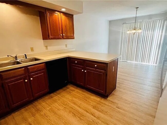 Building Photo - 441 Ayrault Rd