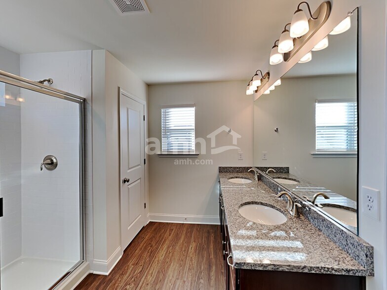 Building Photo - 190 Rivulet Dr