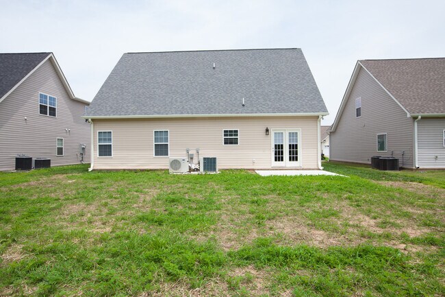 Building Photo - 2524 Waterhaven Dr