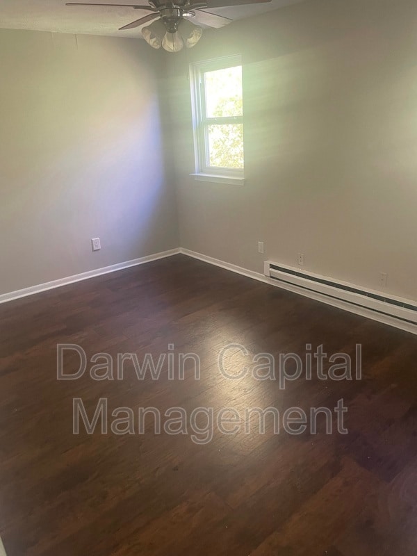 Building Photo - 700 Tara Dr