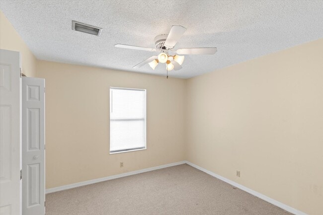 Building Photo - 3 Bedroom 2 Bathroom Unfurnished House for...