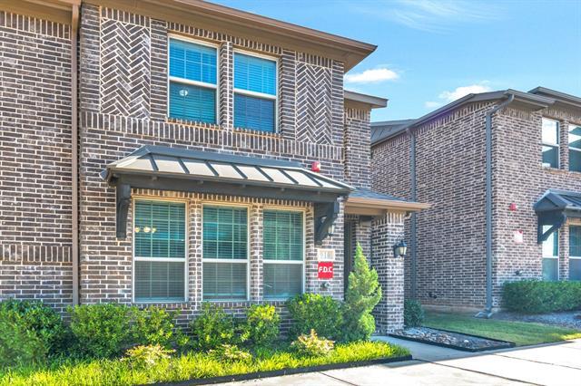 Building Photo - 910 Estelle Dr