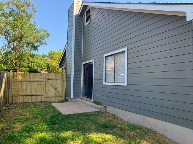 Building Photo - 12305 Tomanet Trail