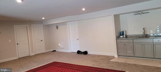 Building Photo - 301 Petunia Way