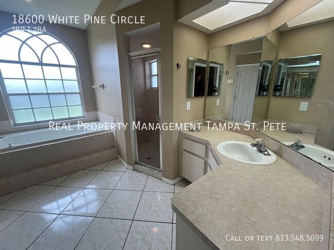 Building Photo - 18600 White Pine Cir