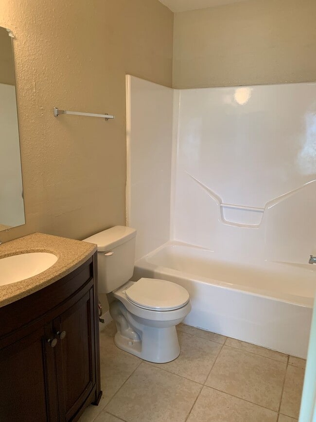 Building Photo - Newly refreshed spacious 2BD,2BR duplex in Eagle Lake, TX.