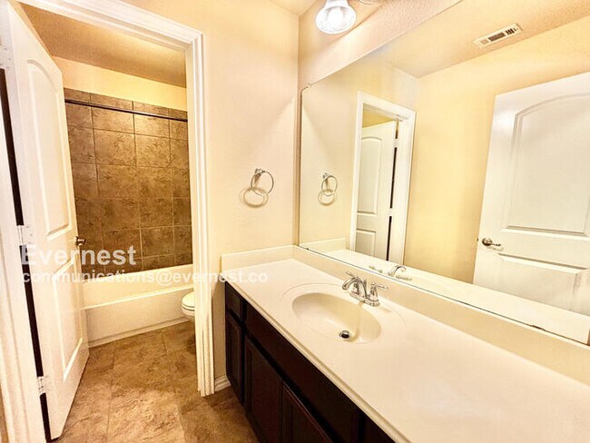 Building Photo - 604 Knightsbridge Ln