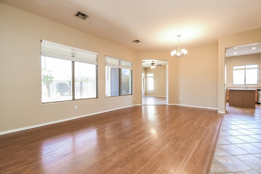 Building Photo - 1714 S Colonial Dr