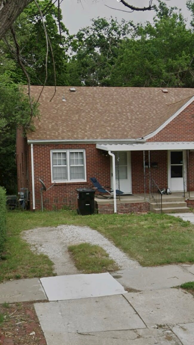 Building Photo - 667 Highland Ave