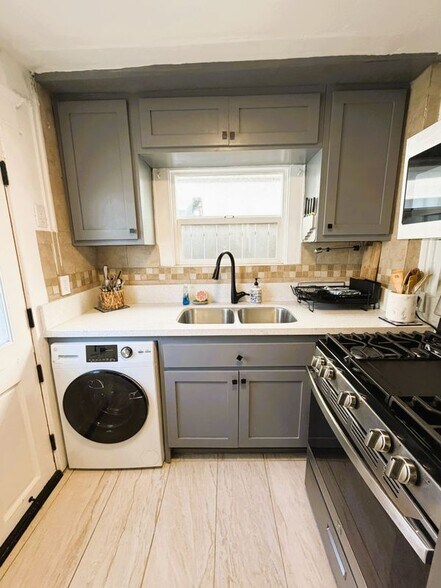 Building Photo - 6621 E Ocean Blvd