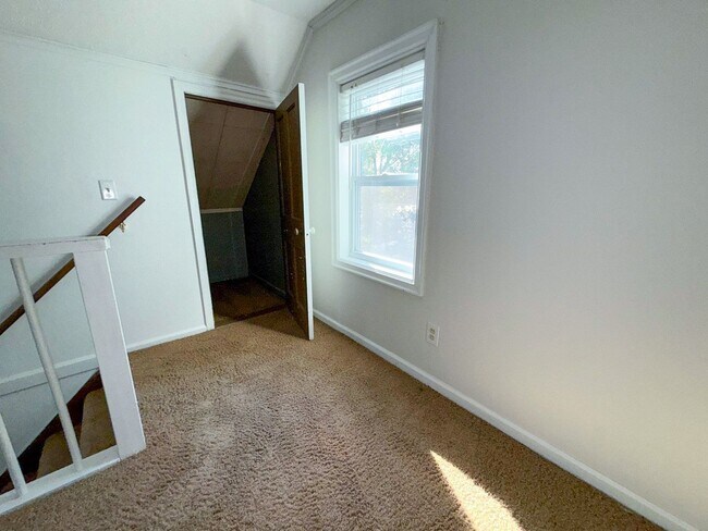 Building Photo - Charming 3-Bed Home Near ODU & OSU Med – F...