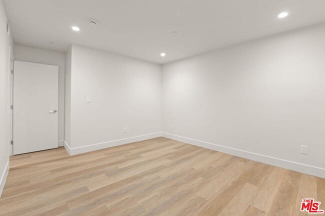 Building Photo - 1750 N Van Ness Ave