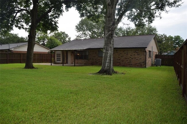 Building Photo - 301 Rachael Ln