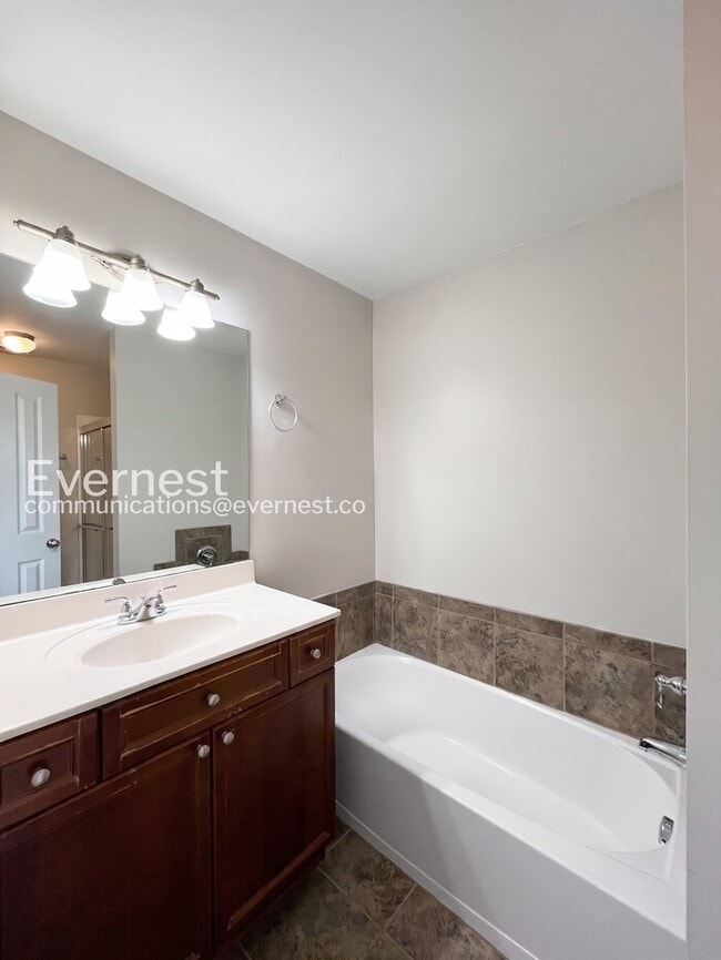 Building Photo - 7222 Althorp Way