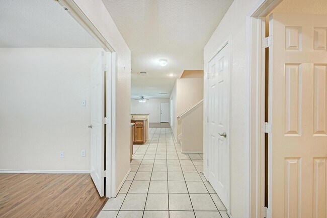 Building Photo - 1508 Big Bend Dr