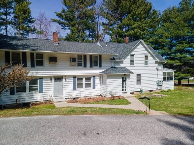 Building Photo - 394 Greenwood St